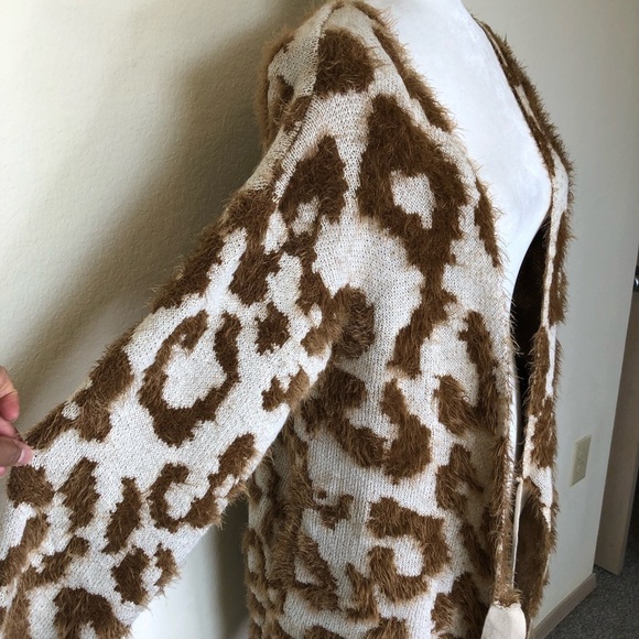 UNIQ Mocha Leopard Print Long Fluffy Textured Cardigan Size: S/M - Picture 9 of 16